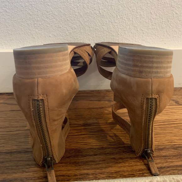 Eileen Fisher Eva Sandal in Tan Brown Nubuck Leather, Sz  8 1/2 - Picture 9 of 12